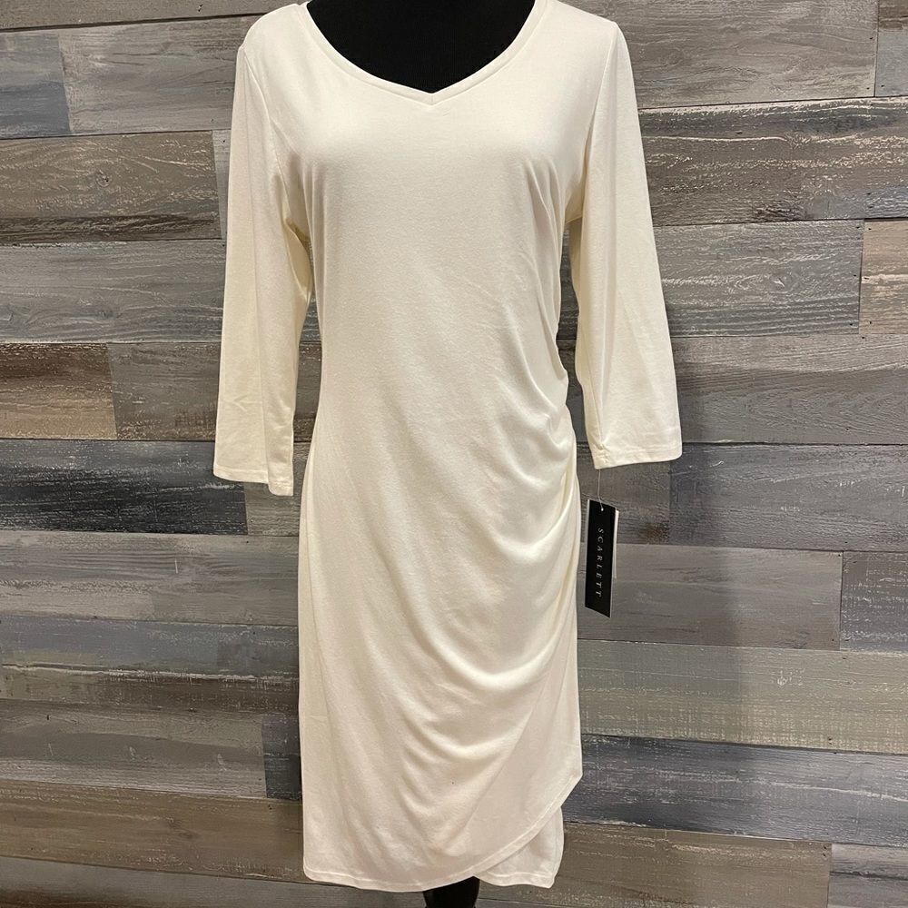 Scarlett NWT Large cream ruched body con dress